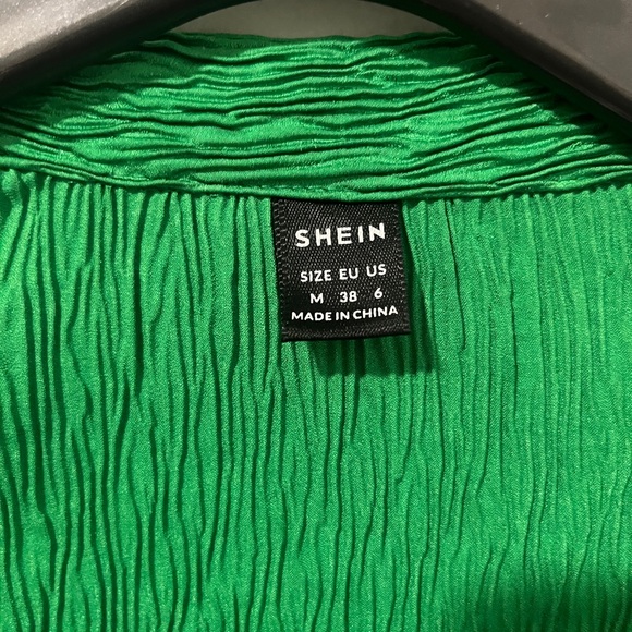 SHEIN crinkle top - Picture 3 of 5